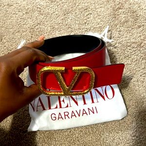 Black and red reversible belt